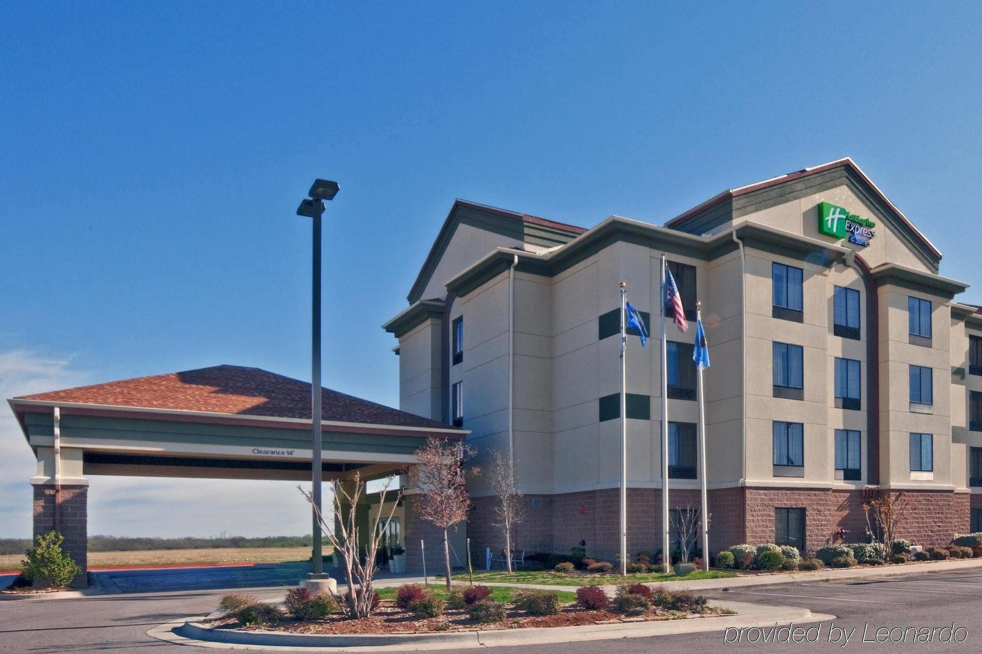 Holiday Inn Express Hotel & Suites Shawnee I-40 By Ihg Kültér fotó